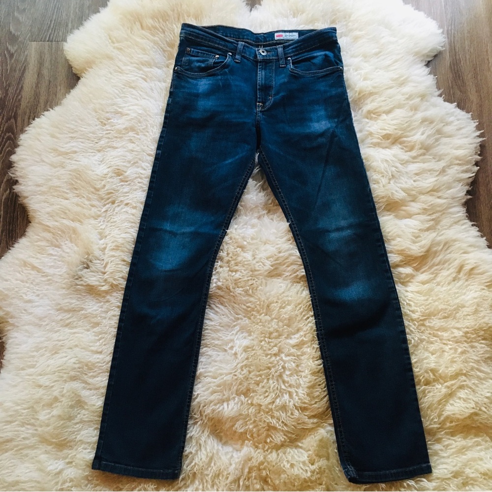 Wrangler’s Men’s Distressed Slim Straight Dark Wash Jeans - Picture 1 of 4
